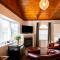 Sand Bar Cottage Inn
