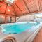 Vegas Vibes 4BR with Poolspa, Perfect for groups - Las Vegas