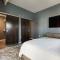 5M332- Sleek and Spacious Condo in East - 纳什维尔