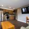 Howey Bay Motel