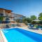 Beautiful villa Dussich with pool near Oprtalj