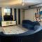 Best Location Fun 2 Living Rooms and Game Room - بولدر