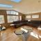 Best Location Fun 2 Living Rooms and Game Room - بولدر