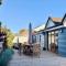 Charming Seaside Cottage - 5-Min Walk to Beach - 东威特灵 Charming Seaside Cottage - 5-Min Walk to Beach - 东威特灵