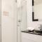 Harbor by Rove Travel 4BR Family with Heated Pool and BBQ - 东汉普顿