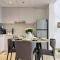 Waters Edge Retreat Cozy 1BR with Private Balcony - 阿布扎比