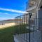 Beachfront Walkout Condo Pointes North Resort 2874 - 特拉弗斯城