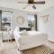 4BR Hyde Park Oasis with Pool Jacuzzi Cabana - Austin