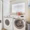 4BR Hyde Park Oasis with Pool Jacuzzi Cabana - Austin