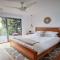 The Pool House - Light and Spacious