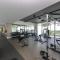 Luxury 2BR Apt with Pool, Gym & Sea Views - Dubaj