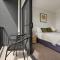 Cairns Penthouse - Private Rooftop Outdoor Gym, Spa & TV Area with Sunset & Mountain Views