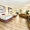 Super 8 by Wyndham Salina/Scenic Hills Area - Salina