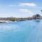Bamboo Grove Retreat with Infinity Pool 竹林幽居无边泳池