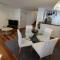 5mins Walk to Central Station - 2 Bedroom 2 Level