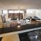 5mins Walk to Central Station - 2 Bedroom 2 Level