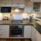 5mins Walk to Central Station - 2 Bedroom 2 Level