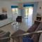 4 bdr villa with huge patio area and walking distance to beach