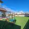 4 bdr villa with huge patio area and walking distance to beach