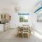 4 bdr villa with huge patio area and walking distance to beach