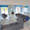4 bdr villa with huge patio area and walking distance to beach