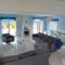 4 bdr villa with huge patio area and walking distance to beach