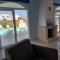 4 bdr villa with huge patio area and walking distance to beach