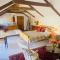 Cozy, open plan barn with log burner - Truro