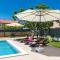 Gemütliches Stein Ferienhaus Mit Privatem Pool Und Terrasse Mit Grill