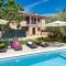 Gemütliches Stein Ferienhaus Mit Privatem Pool Und Terrasse Mit Grill