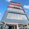 Super Townhouse OAK The Dev Regency