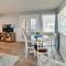 Walk to Ocean Myrtle Beach Retreat with Sunroom - ميرتل بيتش