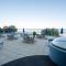 Oceanfront Remodeled Condo with Pools, Coral Beach - ميرتل بيتش