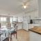 Balcony with Ocean Views Carolina Beach Condo! - كارولينا بيتش