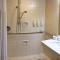 Wingate by Wyndham Peoria - Complimentary Area Shuttle