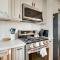 Updated Home with Private Deck, 1 Mi to Rose Bowl! - باسادينا