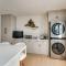 Updated Home with Private Deck, 1 Mi to Rose Bowl! - باسادينا
