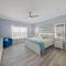 Griffins Island Getaway - Coastal Luxury with Private Pool Game Room Steps to Anna Maria Beaches - هولمز بيتش