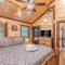 Rustic Paradise Pool Table, Hot Tub, Sleeps 12 - بروكن بو