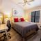 Stylish Escape 3BDRM with fireplace - الباسو