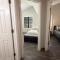 Stylish Escape 3BDRM with fireplace - الباسو