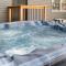 Luxury Sleeps 22 Game Room Loft Hot Tub etc - Lake Harmony