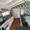 3-Bedroom House A with 7 Double Beds including 2 Large Double Sofa or Sofa Beds - 罗托鲁瓦