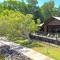 Lake House, stroll to beach & cafes- Pets Welcome