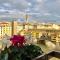 Ponte Vecchio View Luxury Apartment