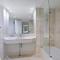 View Avenue - By the Beach & Esplanade with Hot Tub