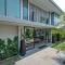 Villa Janka - Brand New Luxurious 6BR Villa with A Huge Pool - Munggu