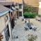 La maison Virginie appartements climatisés de 1 à 5 pers cosy hyper centre cour parking linge fibre proximité port lac canal piscine - Montargis