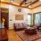 StayVistas Sunflower Villa - Mountain-View Retreat with Pool & Games Room