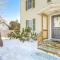 half Mi to Dtwn and Harbor Park Home with Large Yard! - روكلاند